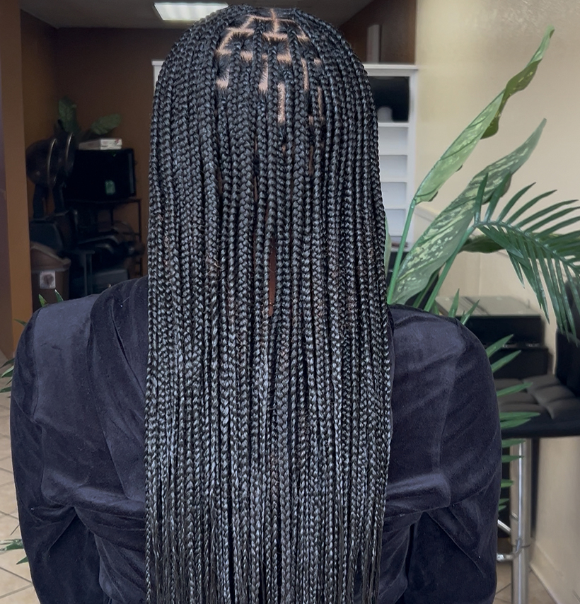 Knotless braids by Crowned by Sisi